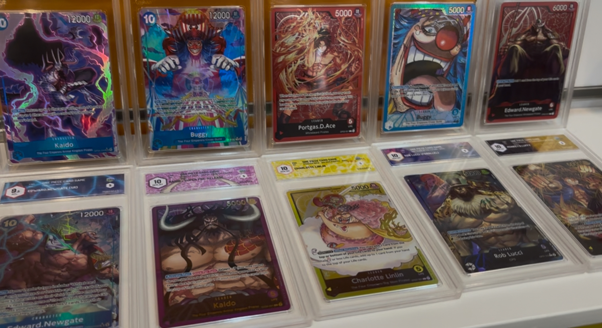 Servizio gradazione carte collezionabili One Piece e Pokemon in negozio Evergame
